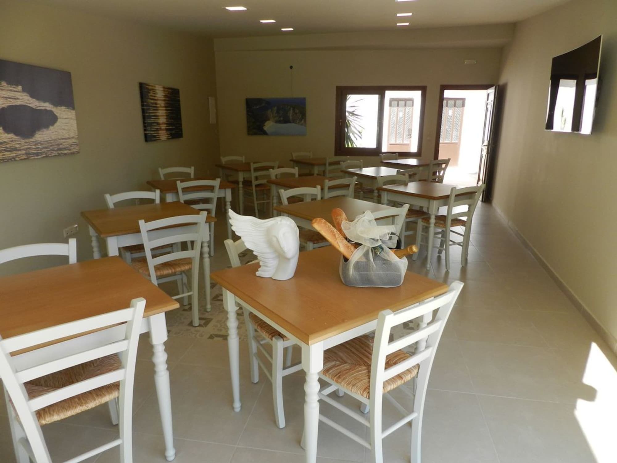 Resort Summer Wine Friendly Ipsos